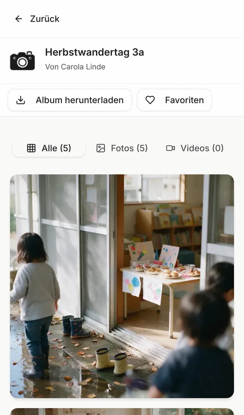 Eltern-Ansicht auf dem Handy: Album Herbstwandertag 3a mit Download und Favoriten
